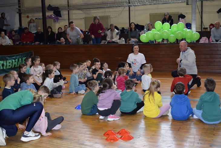 Sportos iskolak�stolgat� 