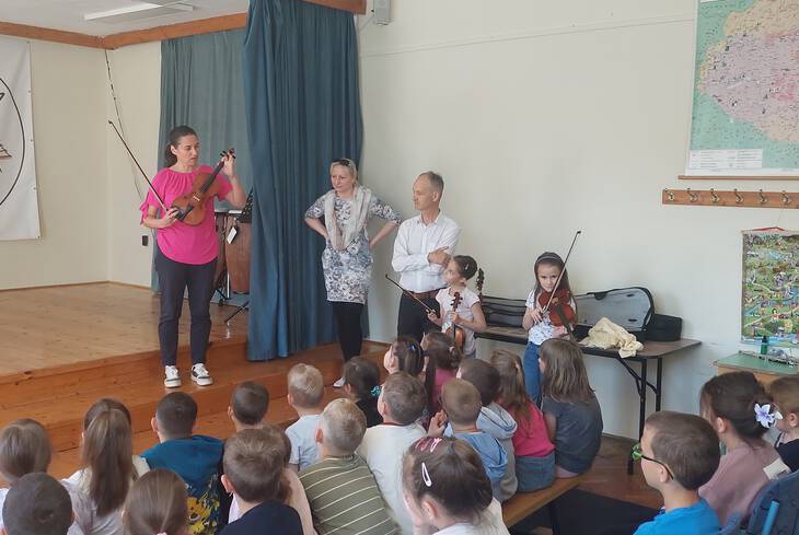 Hangszeres bemutat�