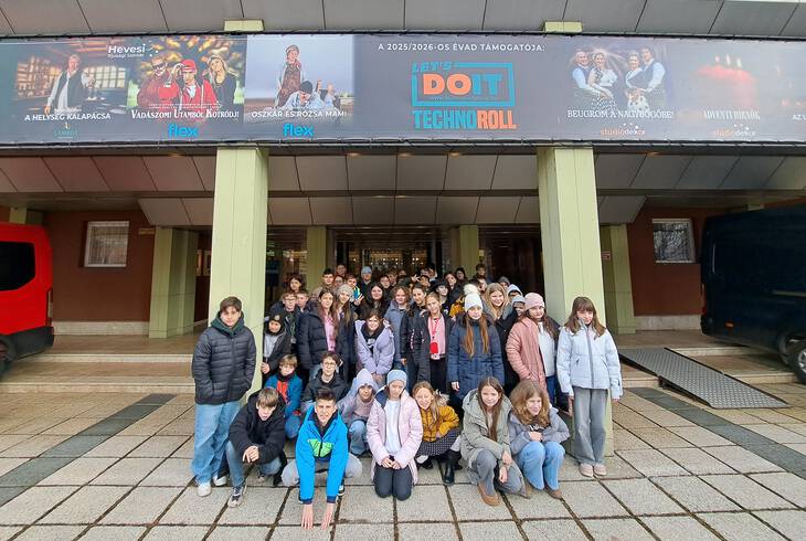 Sz�nh�zi �lm�ny a L�z�r Ervin Program keret�ben