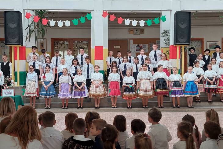 M�rcius 15. -Az ovisok is vel�nk eml�keztek