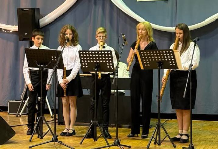 Iskolnk tanuli nagy sikert arattak a Szent Lukcs Idsek Otthonnak bljn