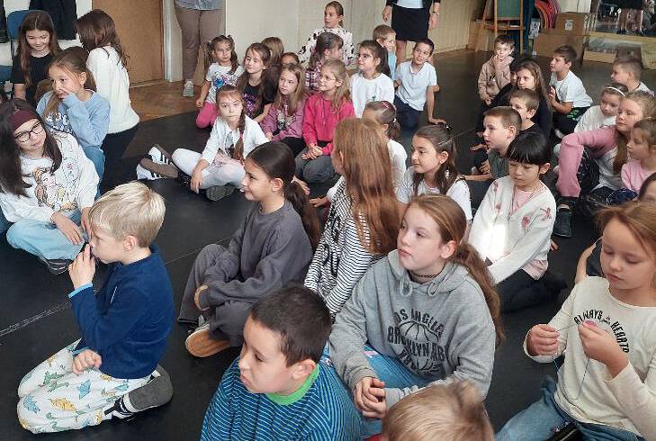 Illys vers-s przamond, szpkiejtsi hzi verseny az als tagozaton
